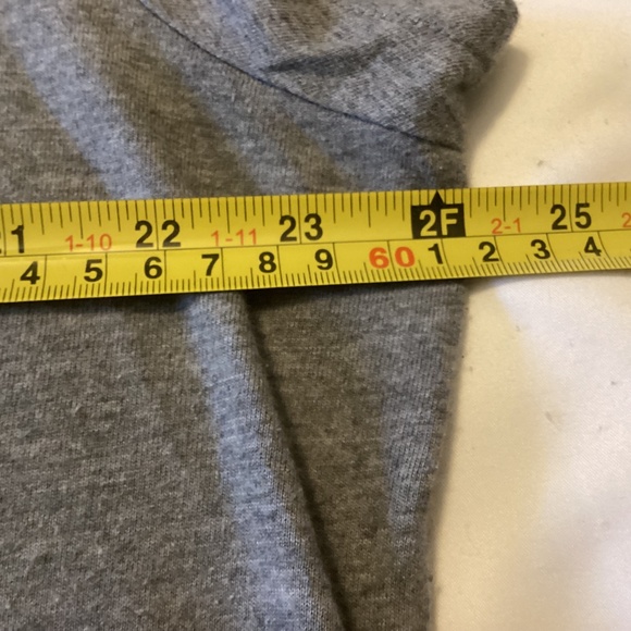 Ladies Gray “Love and Be Loved” Graphic Tee Size XXL - Picture 6 of 6